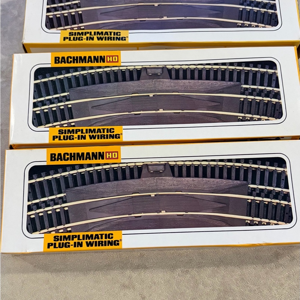 Bachmann HO Scale Train Track Set - Black and Brown